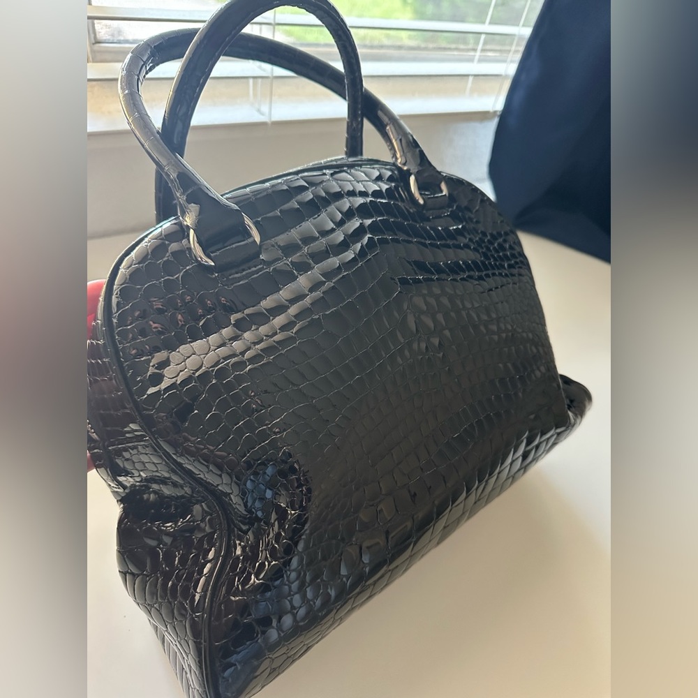 Michael Kors black bag. Hardly worn. Great condition